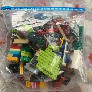 1 pound of legos